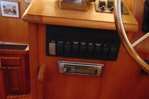 2004 Sabre Flybridge thumbnail 17