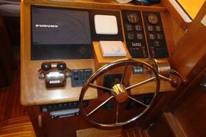2004 Sabre Flybridge thumbnail 15