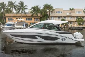 Zen AF 2022 Beneteau GT 32 Yacht For Sale in Fort Lauderdale FL