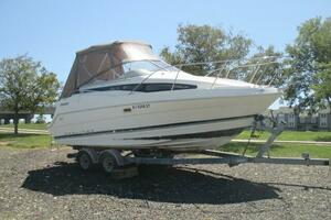 23ft Bayliner Yacht For Sale
