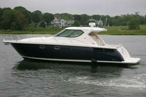 2009 Tiara Yachts 4300 Sovran thumbnail 53