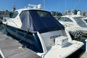 2009 Tiara Yachts 4300 Sovran thumbnail 47