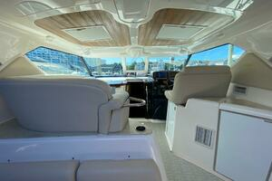 2009 Tiara Yachts 4300 Sovran thumbnail 24