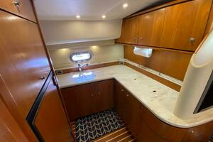 2009 Tiara Yachts 4300 Sovran thumbnail 10