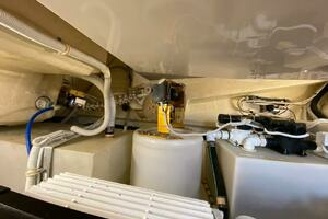 2009 Tiara Yachts 4300 Sovran thumbnail 51