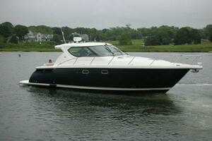 2009 Tiara Yachts 4300 Sovran thumbnail 52