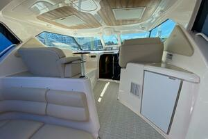 2009 Tiara Yachts 4300 Sovran thumbnail 25