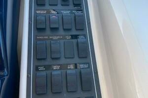 2009 Tiara Yachts 4300 Sovran thumbnail 37