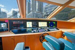 2008 Lazzara Yachts 116 thumbnail 25