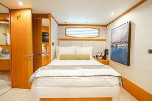 2008 Lazzara Yachts 116 thumbnail 43