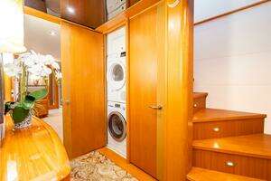 2008 Lazzara Yachts 116 thumbnail 38