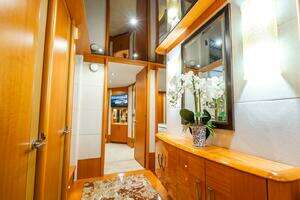 2008 Lazzara Yachts 116 thumbnail 37