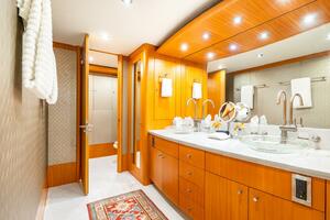 Serenity 116ft Lazzara Yachts Yacht For Sale