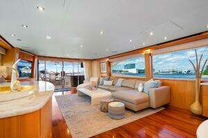 2008 Lazzara Yachts 116 thumbnail 18