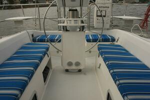 Photo 3866675 for 1999 Catalina 320  