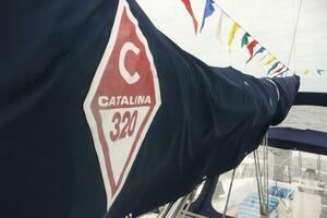 Photo 3866677 for 1999 Catalina 320  