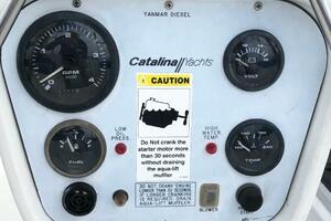 Photo 3866681 for 1999 Catalina 320  