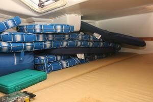 Photo 3866673 for 1999 Catalina 320  