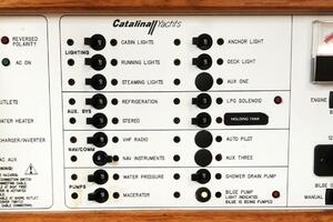 Photo 3866656 for 1999 Catalina 320  