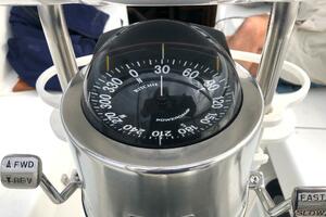 Photo 3866678 for 1999 Catalina 320  