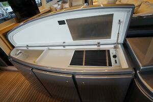 2016 Pershing 70 thumbnail 6