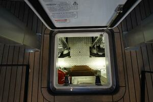 2016 Pershing 70 thumbnail 32