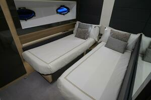 2016 Pershing 70 thumbnail 23