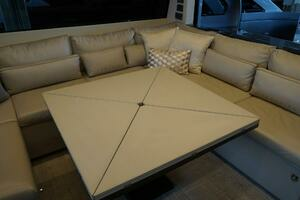 2016 Pershing 70 thumbnail 5