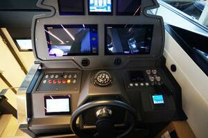 2016 Pershing 70 thumbnail 3