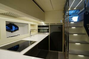2016 Pershing 70 thumbnail 10