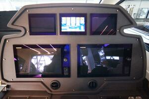 2016 Pershing 70 thumbnail 4