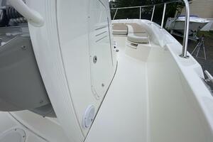 Photo 3868074 for 2017 Boston Whaler 240 Dauntless  