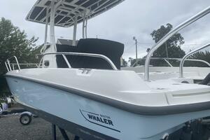 Photo 3868061 for 2017 Boston Whaler 240 Dauntless  