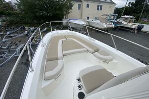 Photo 3868075 for 2017 Boston Whaler 240 Dauntless  