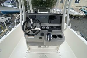 Photo 3868068 for 2017 Boston Whaler 240 Dauntless  