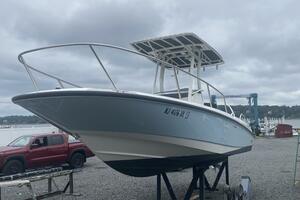 Photo 3868063 for 2017 Boston Whaler 240 Dauntless  