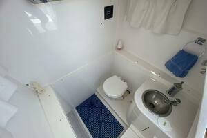 2006 Intrepid 370 thumbnail 25