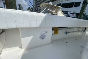 2006 Intrepid 370 thumbnail 27