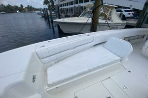 2006 Intrepid 370 thumbnail 23