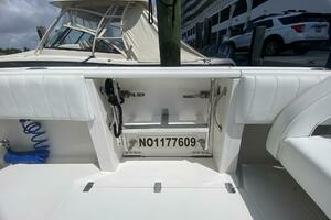 2006 Intrepid 370 thumbnail 28