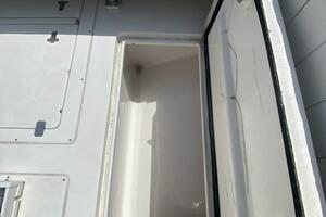 2006 Intrepid 370 thumbnail 32