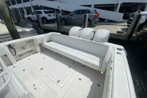 2006 Intrepid 370 thumbnail 13