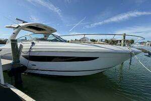 2016 Sea Ray 350 Sundancer thumbnail 12