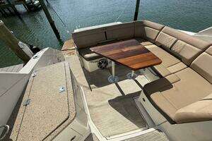 2016 Sea Ray 350 Sundancer thumbnail 24