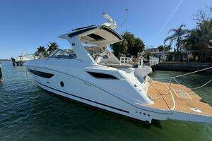 2016 Sea Ray 350 Sundancer thumbnail 15
