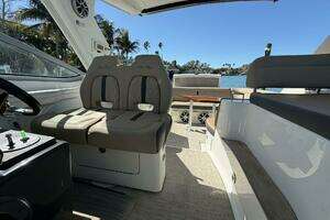 2016 Sea Ray 350 Sundancer thumbnail 30
