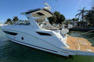 2016 Sea Ray 350 Sundancer thumbnail 16