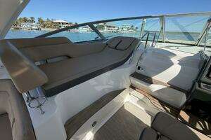 2016 Sea Ray 350 Sundancer thumbnail 28
