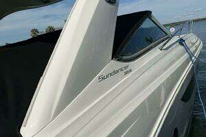 2016 Sea Ray 350 Sundancer thumbnail 46