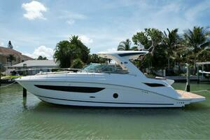 2016 Sea Ray 350 Sundancer thumbnail 11
